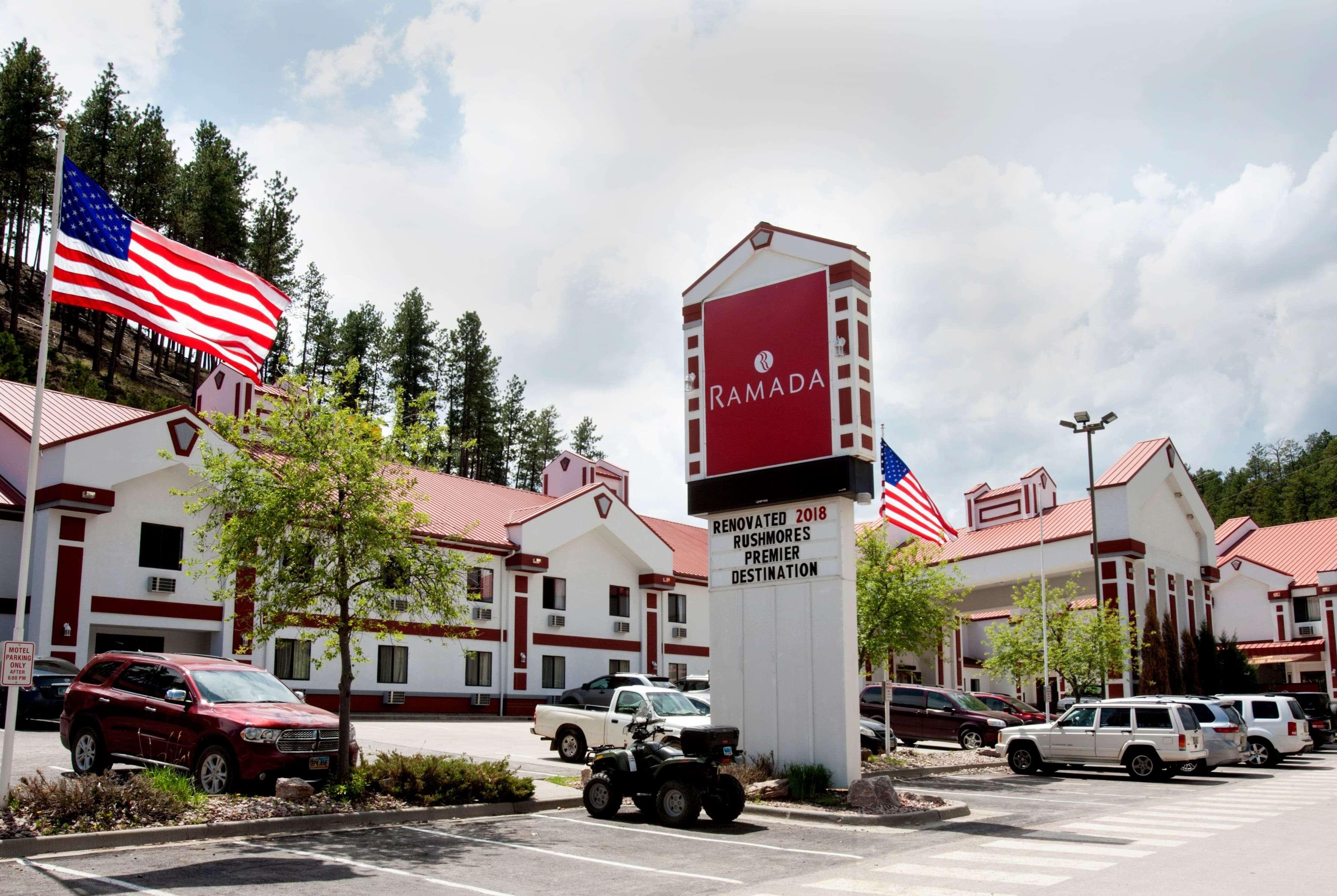 Ramada By Wyndham Keystone Near Mt Rushmore Exterior photo