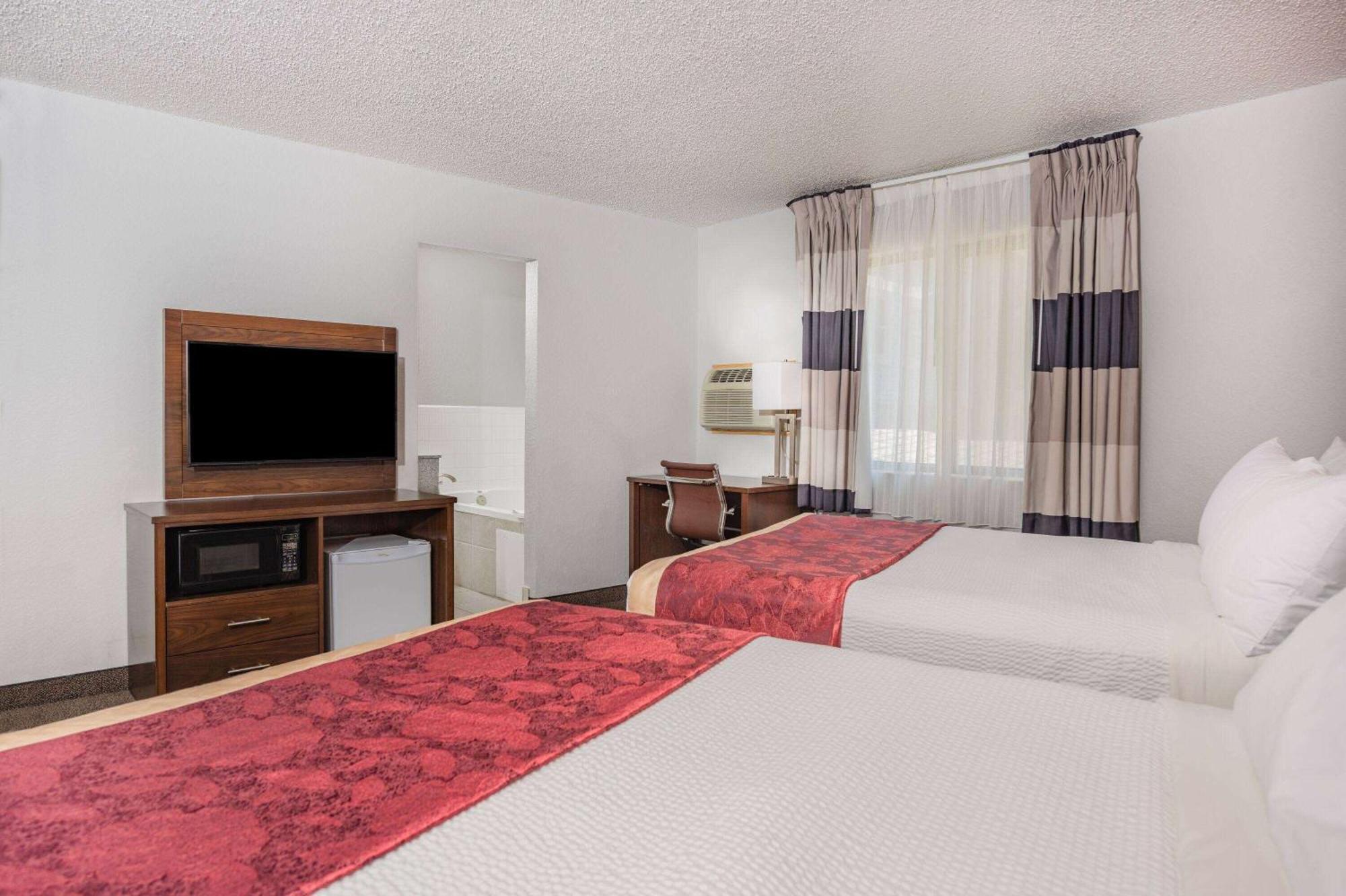Ramada By Wyndham Keystone Near Mt Rushmore Exterior photo