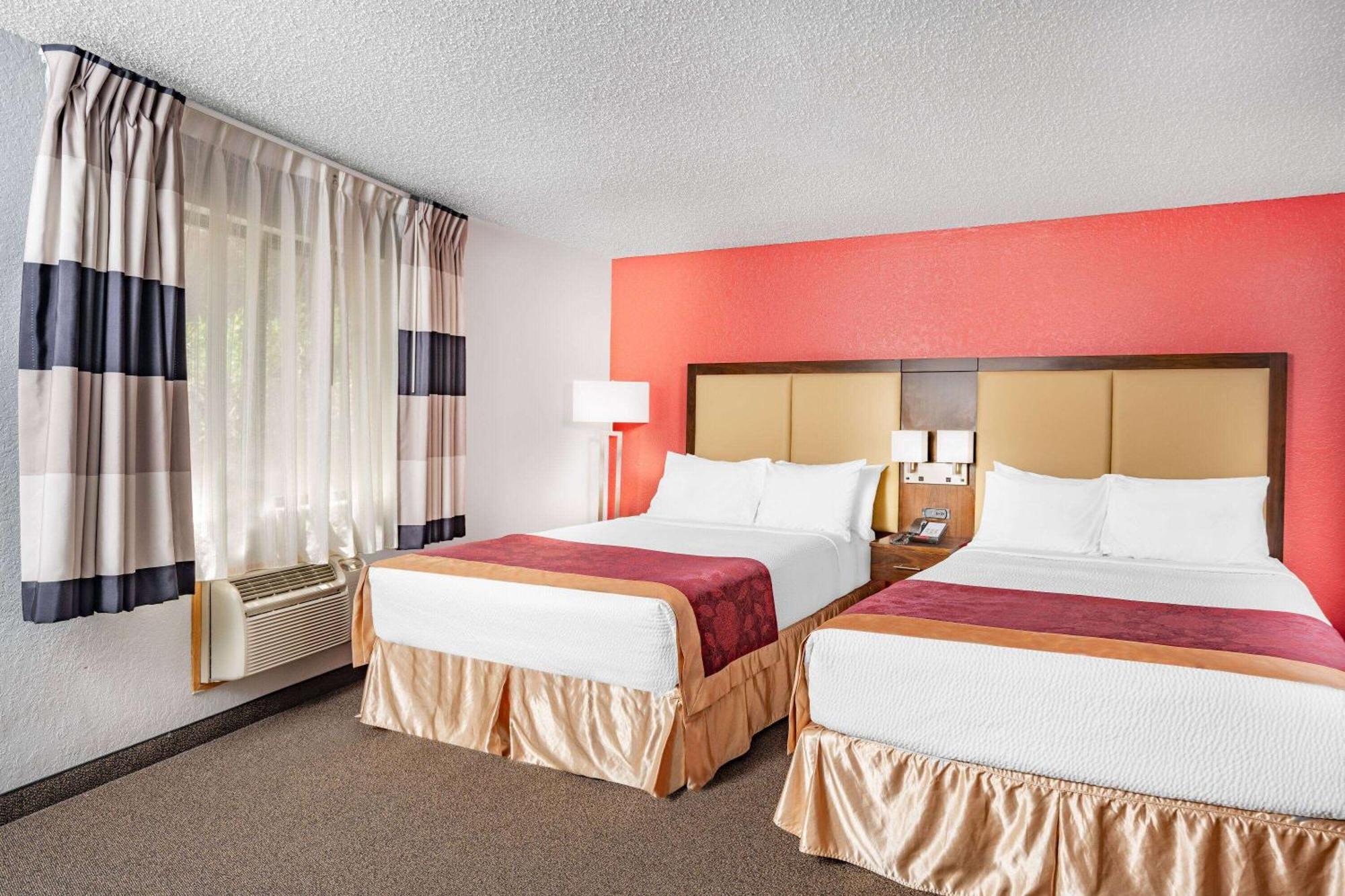 Ramada By Wyndham Keystone Near Mt Rushmore Exterior photo