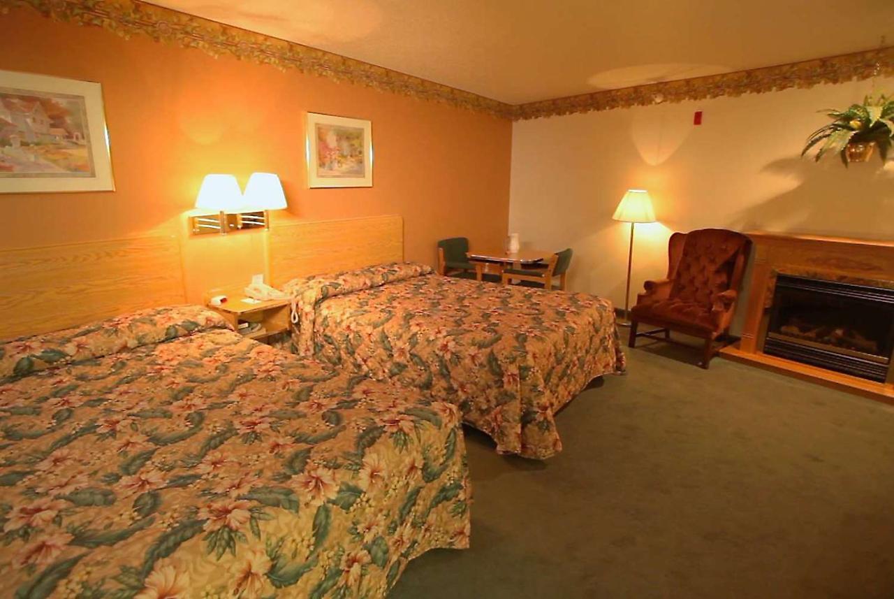 Ramada By Wyndham Keystone Near Mt Rushmore Exterior photo